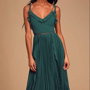 Lulus Never a Dull Moment Emerald Green Tie-Strap Pleated Midi Dress